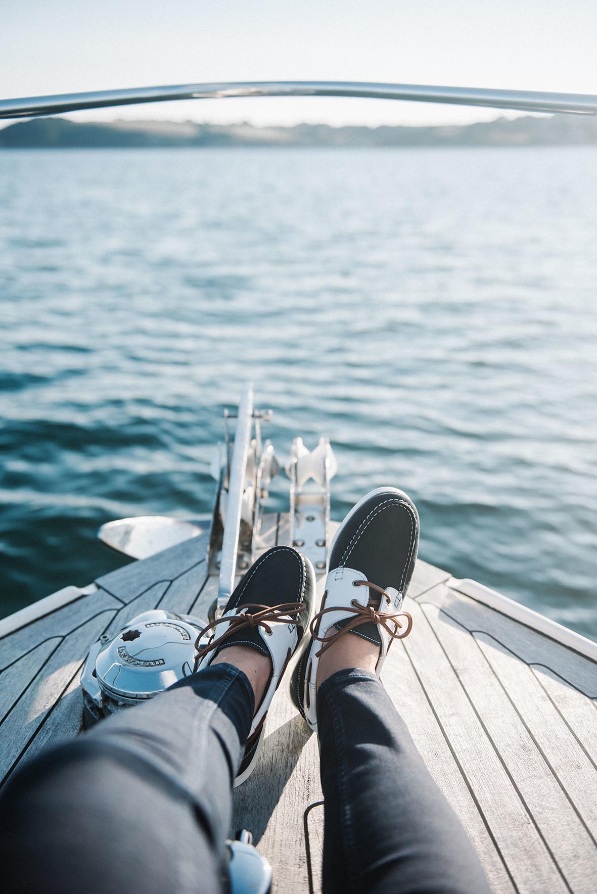 Relajándose a bordo en el Mediterráneo